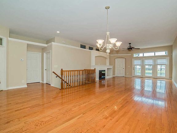 4th image of 4662 English Oak Ct