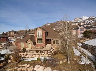 138 N Twin Peaks Dr, Layton, UT 84040