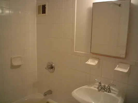 Rented by Chartwell Manhattan Realty | media 20