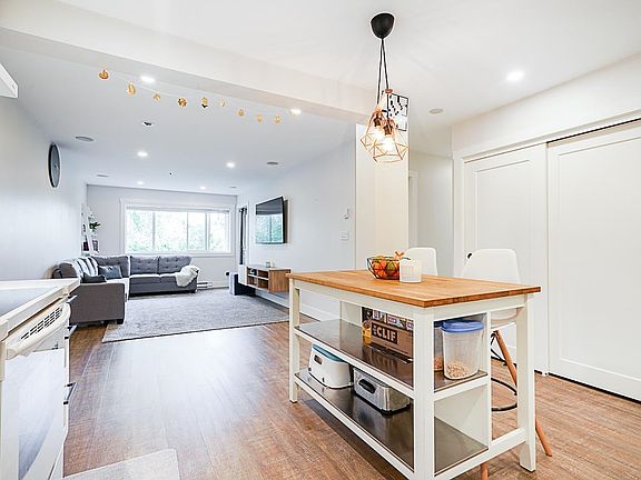 3rd image of 1310 Cariboo St #404