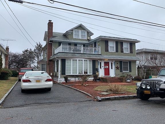 3rd image of 604 1st St N