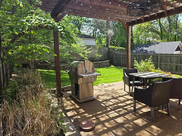 7264 Northmoor Dr — Photo 3
