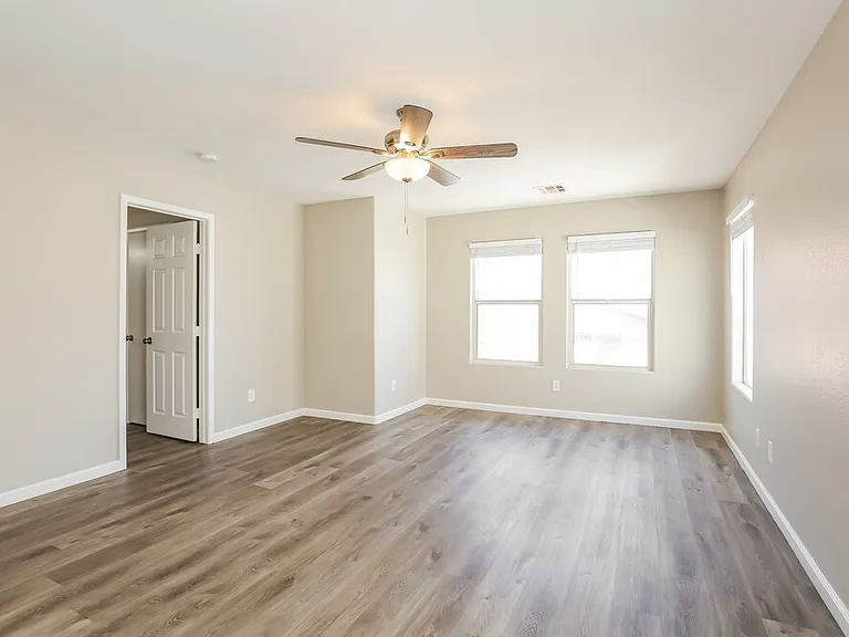 9790 Splendor Sky Ave — Photo 10