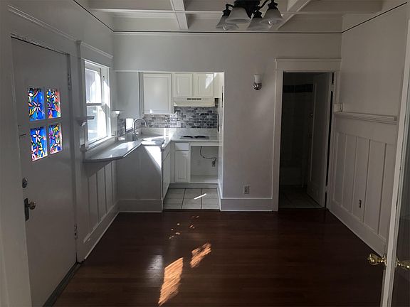 4th image of 1055 E Ocean Blvd APT I