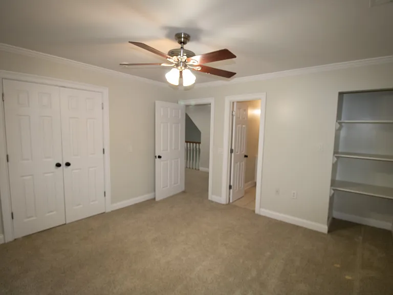 906 Monarch Cir — Photo 22