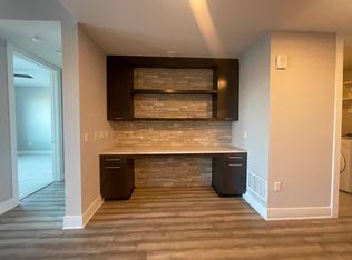 258 S Monroe St #208, Denver, CO 80209