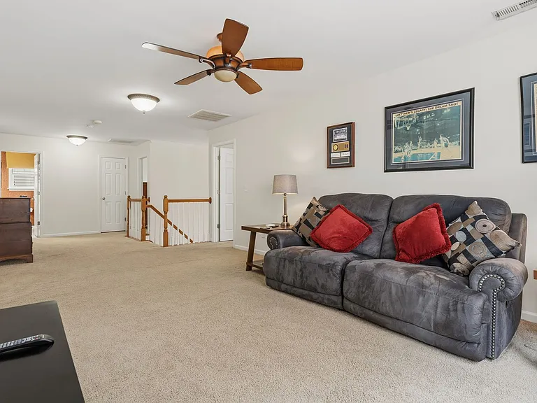 3809 Stoneybrook Dr — Photo 9