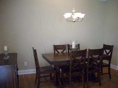 4th image of 2200-A Dovedale Dr