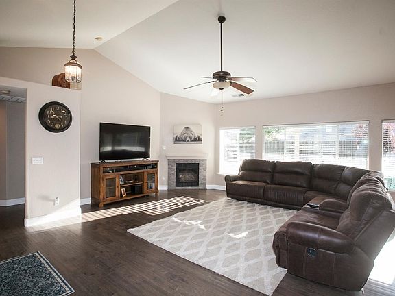 5th image of 3212 N Zion Cir