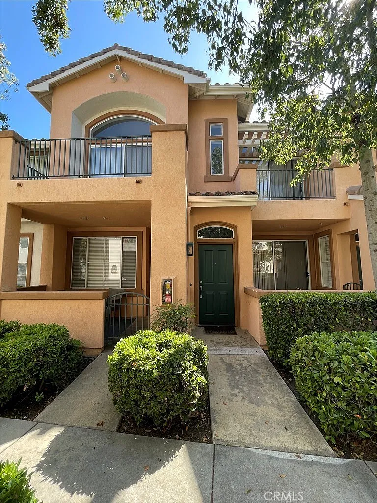 2 bed, 1330 sqft, $3,650 — Photo 1