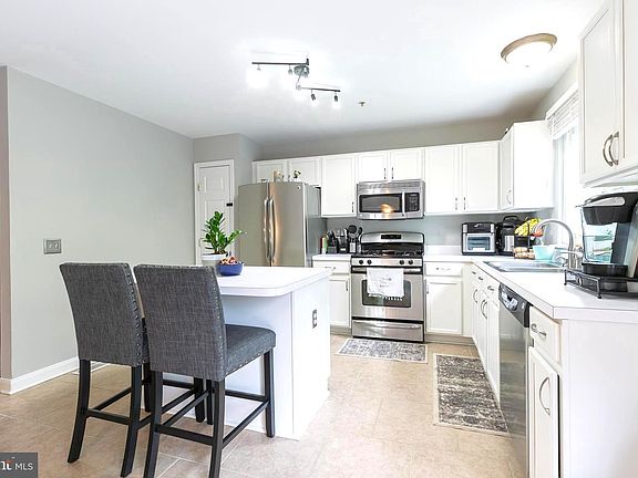 5th image of 628 Fortune Ct