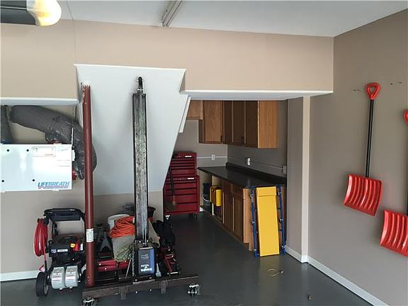 3rd image of 11831 E Missouri St