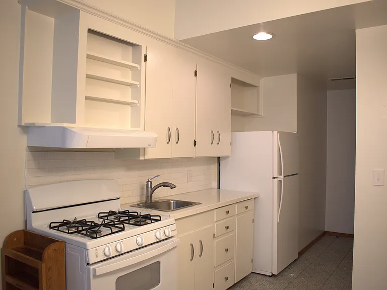 905 15th Ave #2 — Photo 3