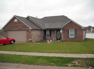 18 Lancaster Ct, Trafalgar, IN 46181