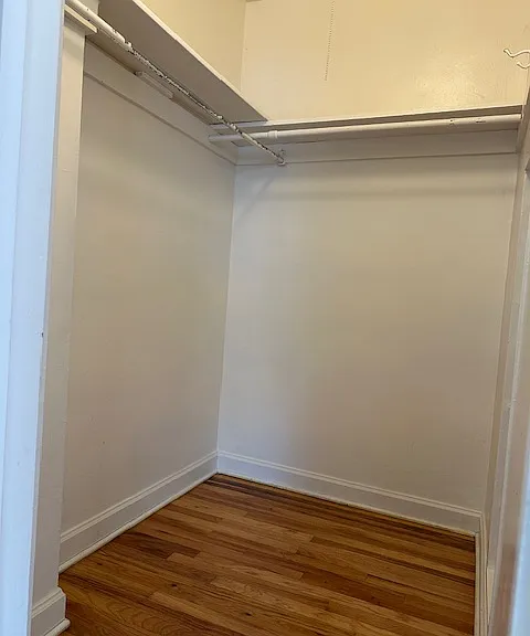 Walk-in closet 6' x 4'