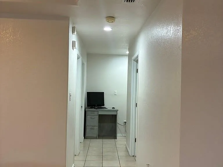 184 Star Ave #7 — Photo 7