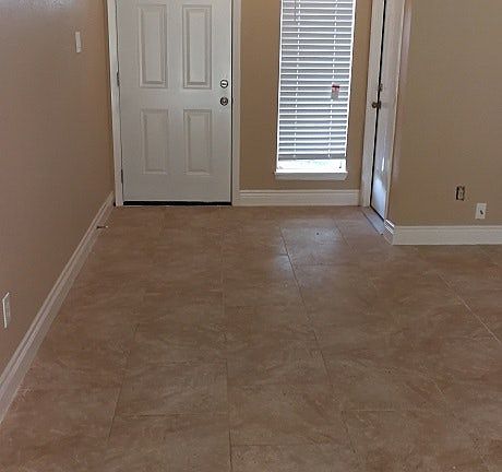 Beautiful tile and welcoming entry
