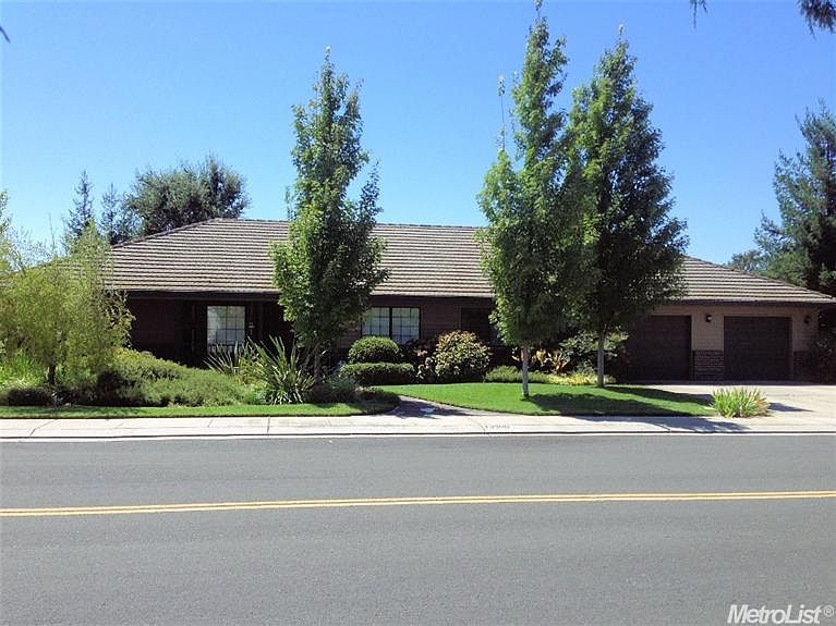 1st image of 13900 Oak Point Dr