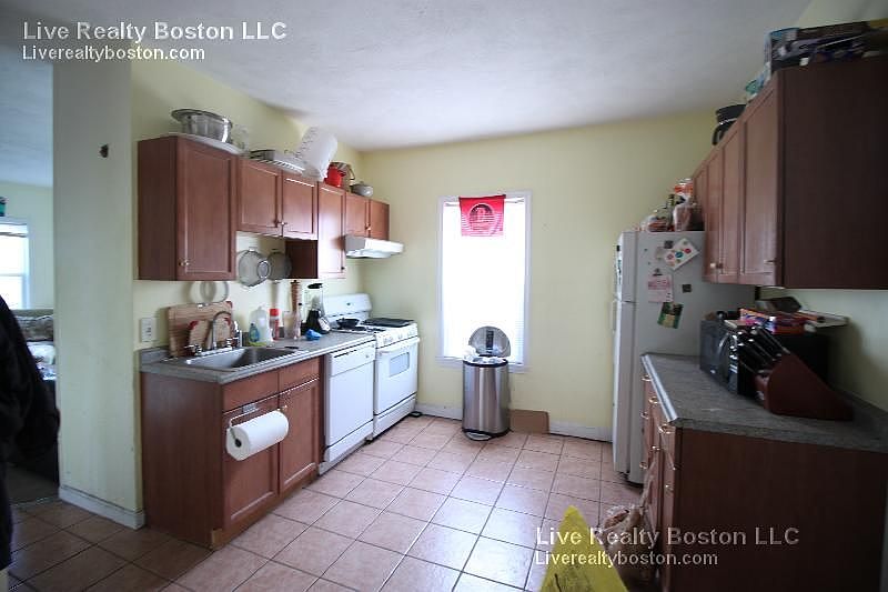 2nd image of 34 Pratt St #5R