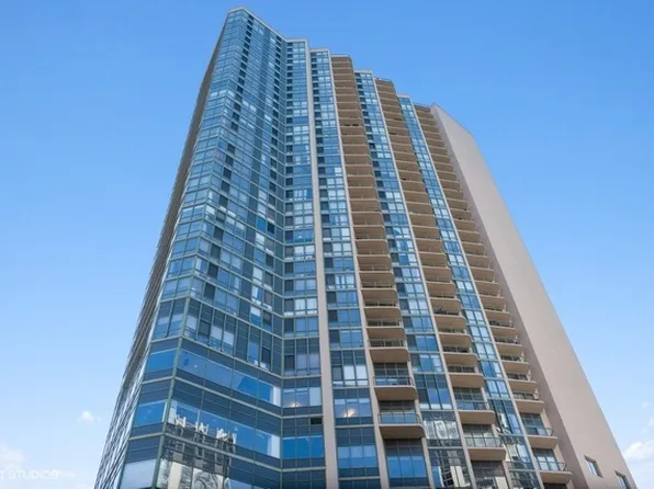 111 W Maple St APT 2611, Chicago, IL 60610