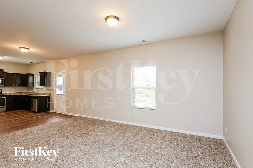 3 bed, 2.5 bath, 1616 sqft, $2,300 — Photo 4
