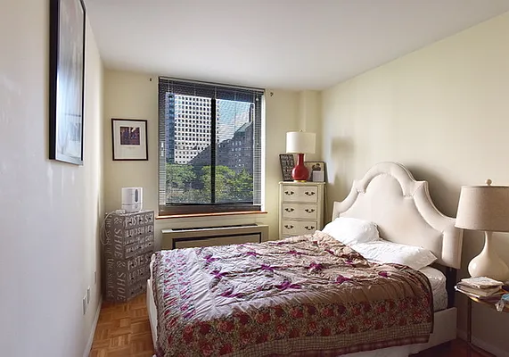 Sold by Prime Manhattan | media 2