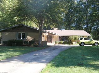 10637 Laurel Ln, Brecksville, OH