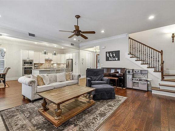 4th image of 6156 Milne Blvd