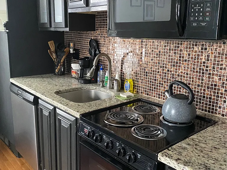 209 E Navarre St #D — Photo 10
