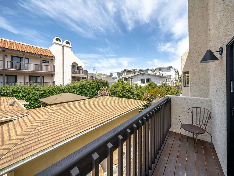 241 Ocean View Ave — Photo 41