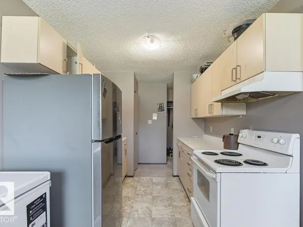 13452 Fort Rd NW #3, Edmonton, AB T5A 1C5
