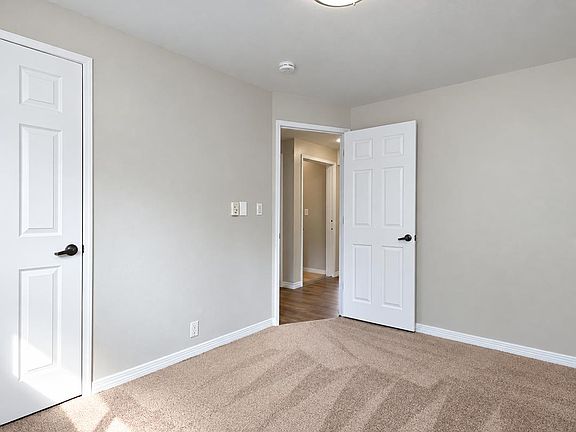 3rd image of 625 W Nickerson St APT 2