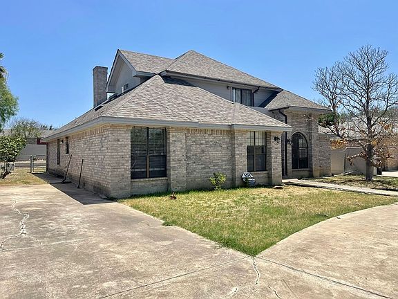 2nd image of 2322 Royal Park Dr