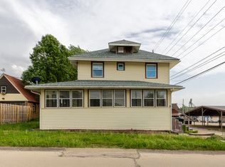 115 Van Buren St, Savanna, IL 61074