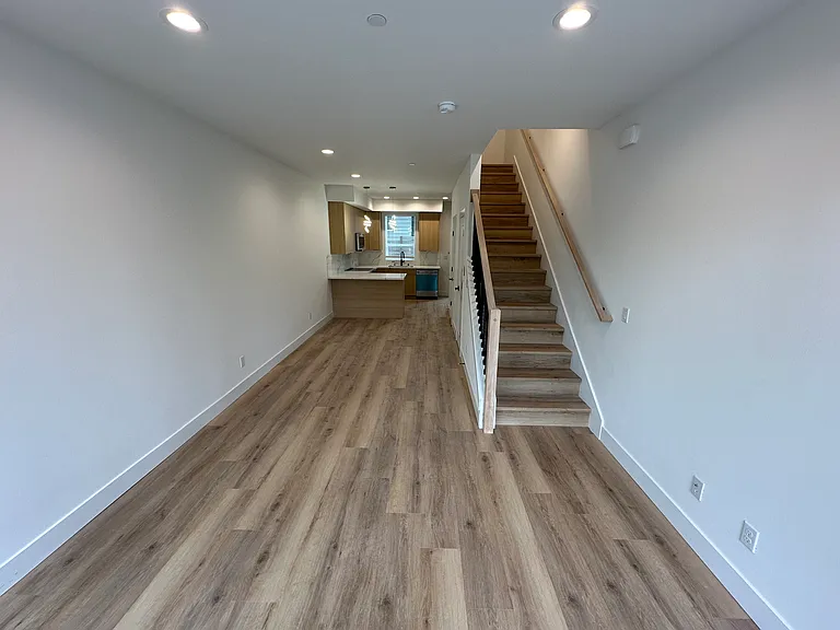 4318 SW Holly St — Photo 4