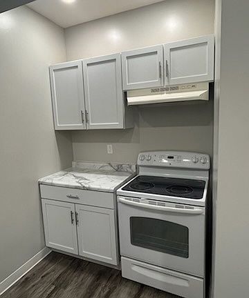 3rd image of 202 Fond Du Lac St