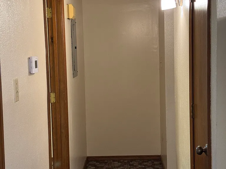 162 W Water St #8 — Photo 4