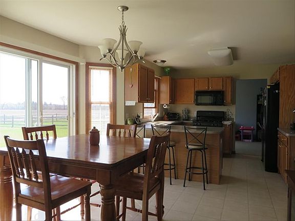 eat in kitchen
