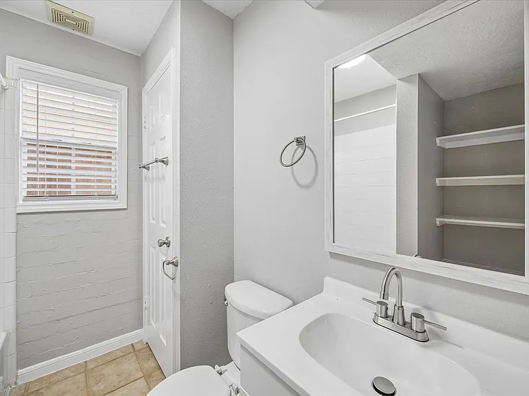 802 Stanford — Photo 21