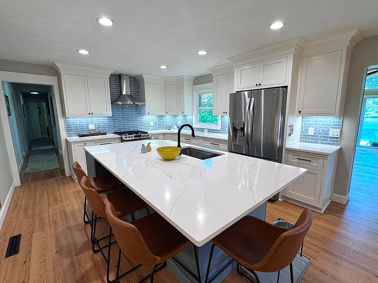 928 General Stuart Dr — Photo 15