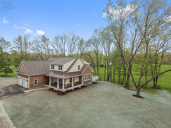 2nd image of 20 Chestnut Ln