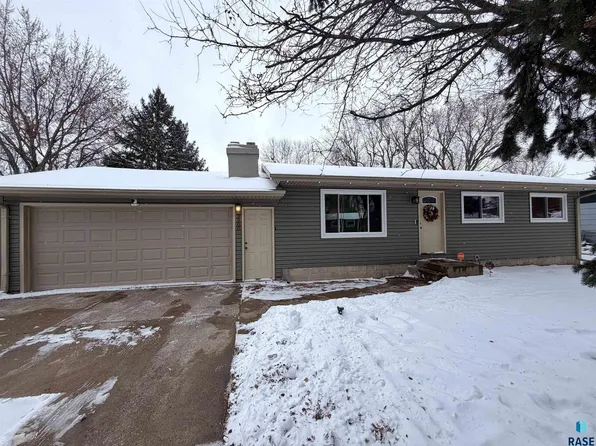 3900 S Holbrook Ave, Sioux Falls, SD 57106