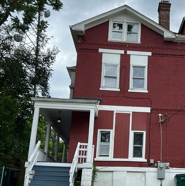 1st image of 818 Summit Ave