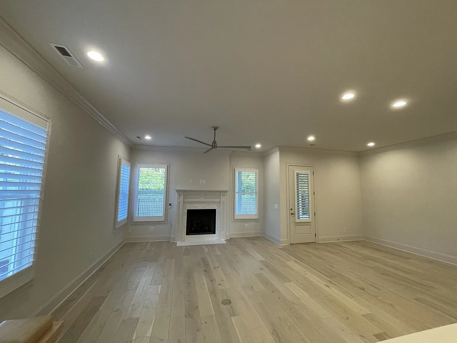 2 bed, 2058 sqft, $5,000 — Photo 4