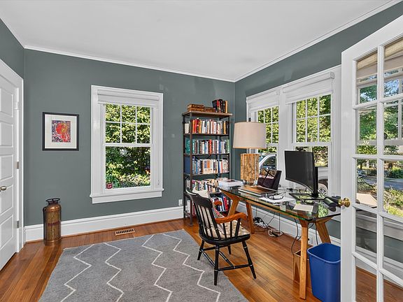 4th image of 2038 Dartmouth Pl
