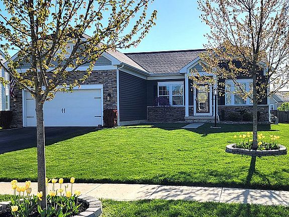 2nd image of 210 Weeping Willow Run Dr