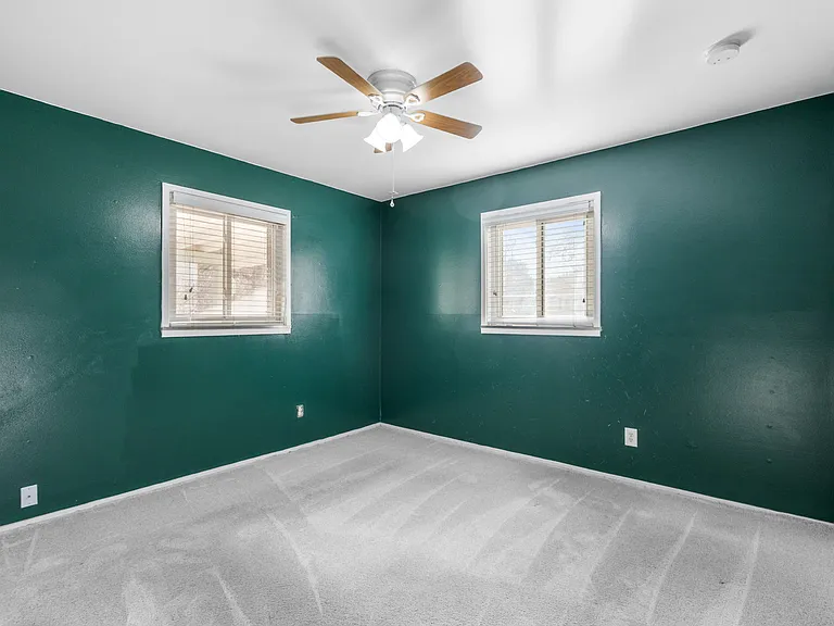 1060 Uvalda St — Photo 18