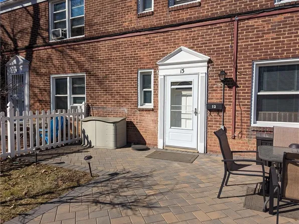 13 Hilltop Acres #13, Yonkers, NY 10704