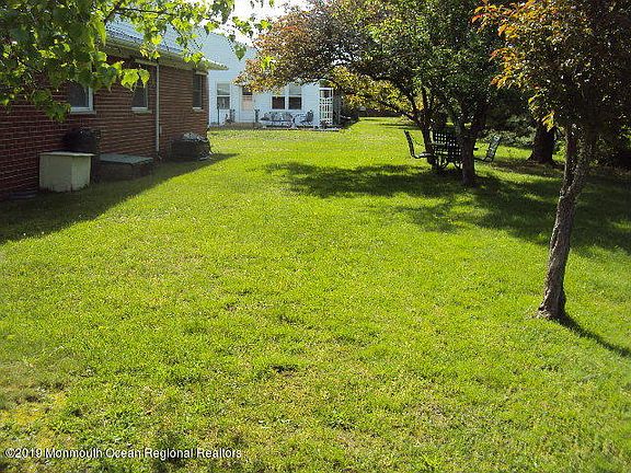 3rd image of 604 Willow Lane #B