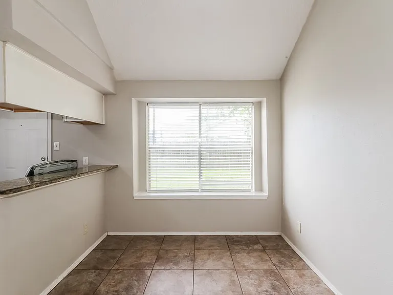 6042 Beaconridge Dr — Photo 6